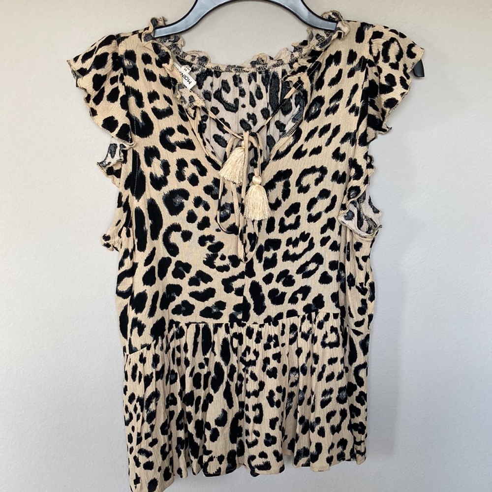 Main Strip Leopard Print Peplum Top - Picture 3 of 6